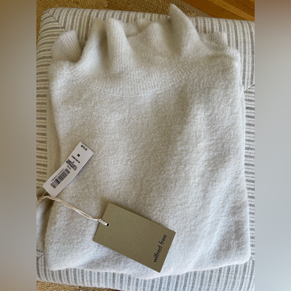 Aritzia Wilfred Stargazer Turtleneck Sweater Size M in Silver Birch